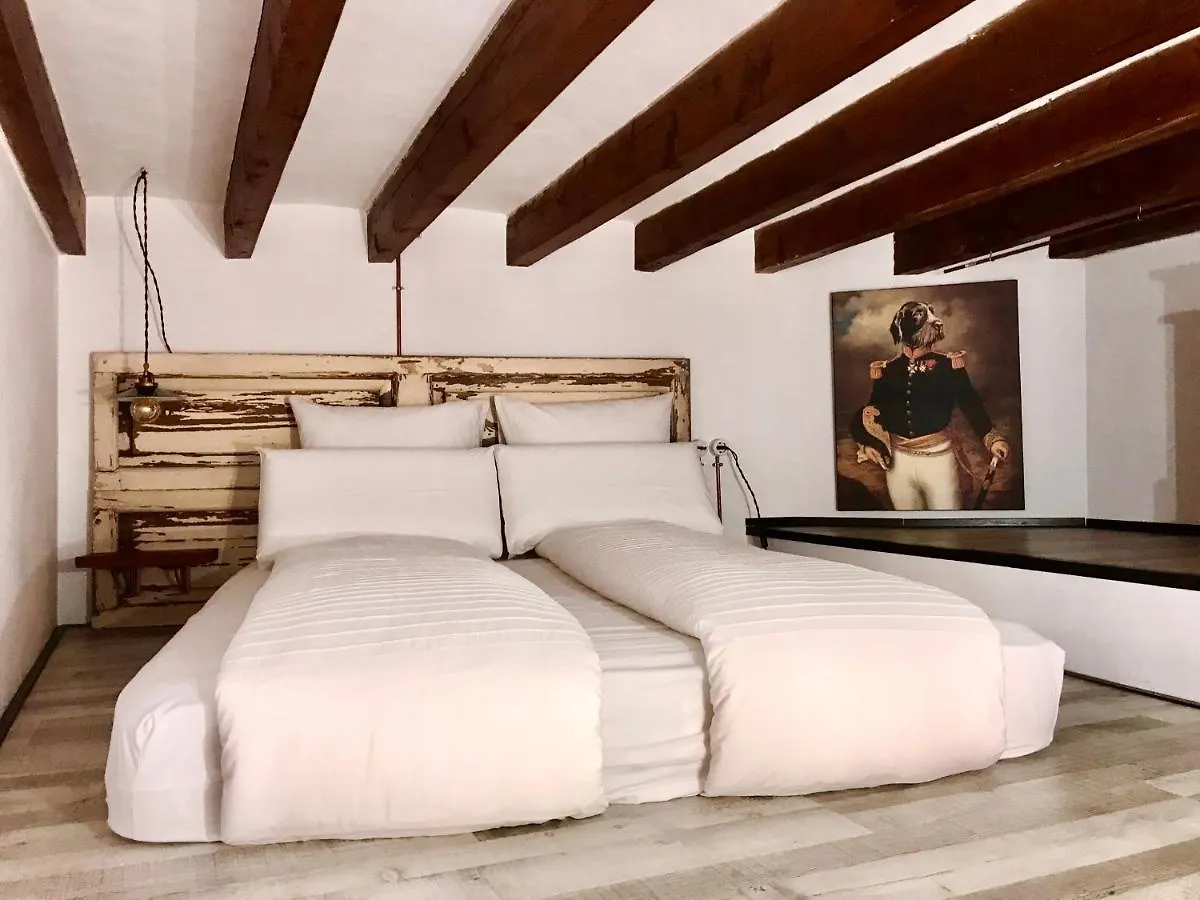 Dog Admiral - Urban Guest House Palma de Mallorca
