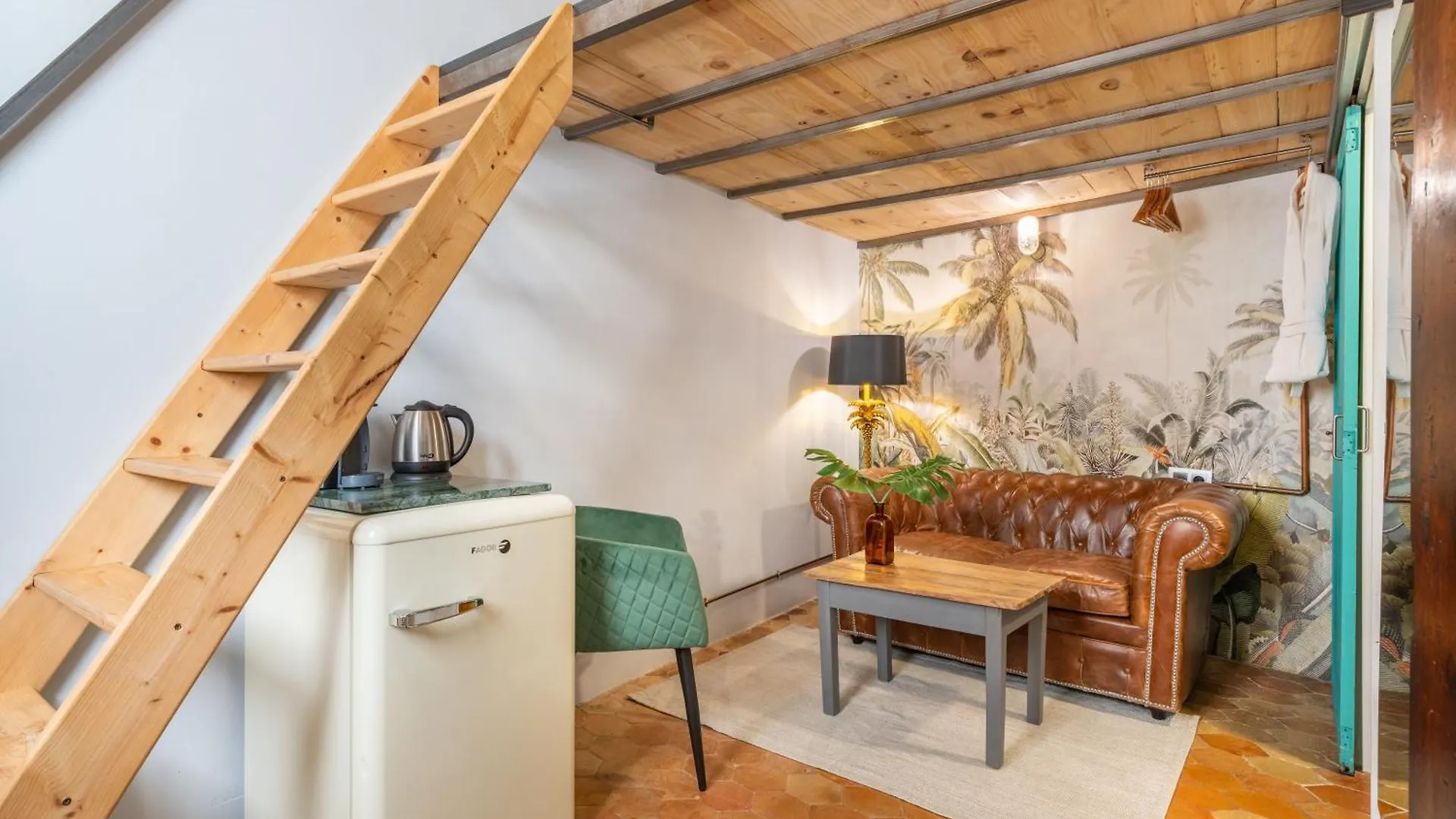 Dog Admiral - Urban Guest House Palma de Mallorca Spain
