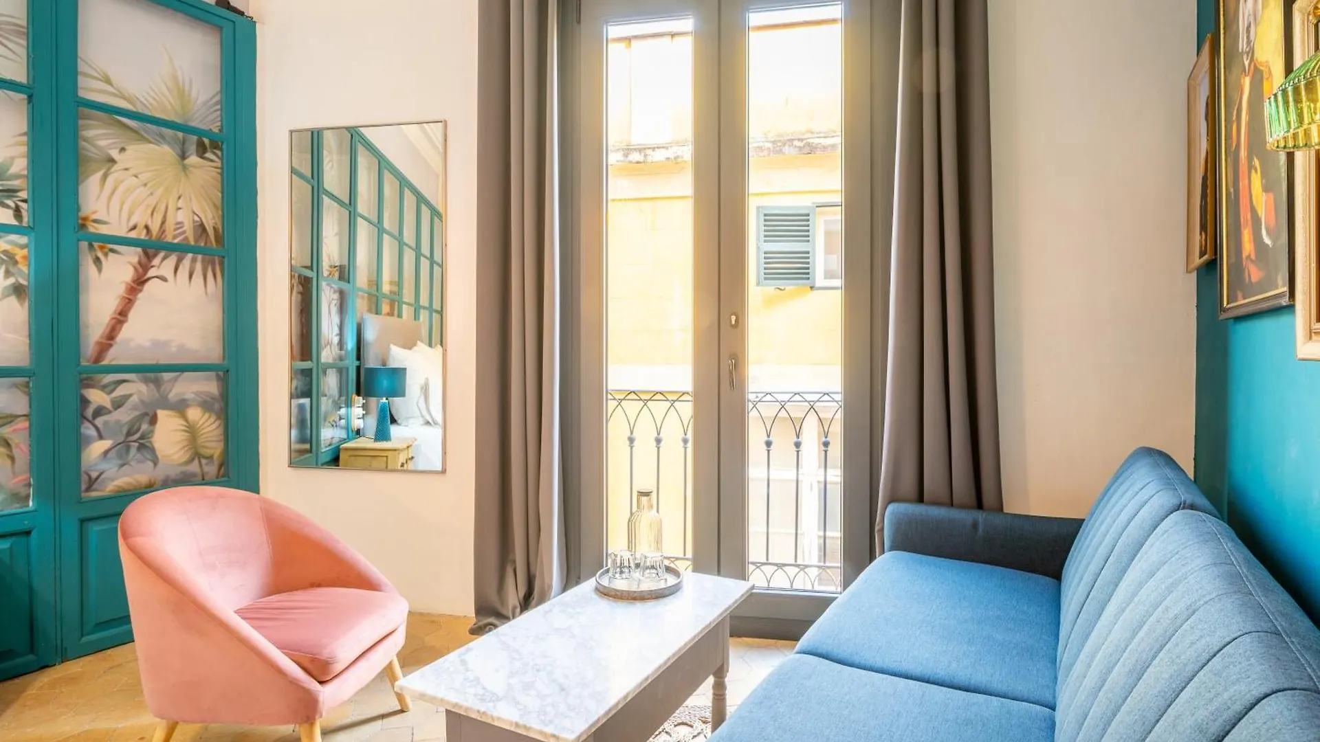 Homestay Dog Admiral - Urban Guest House Palma de Mallorca Spain