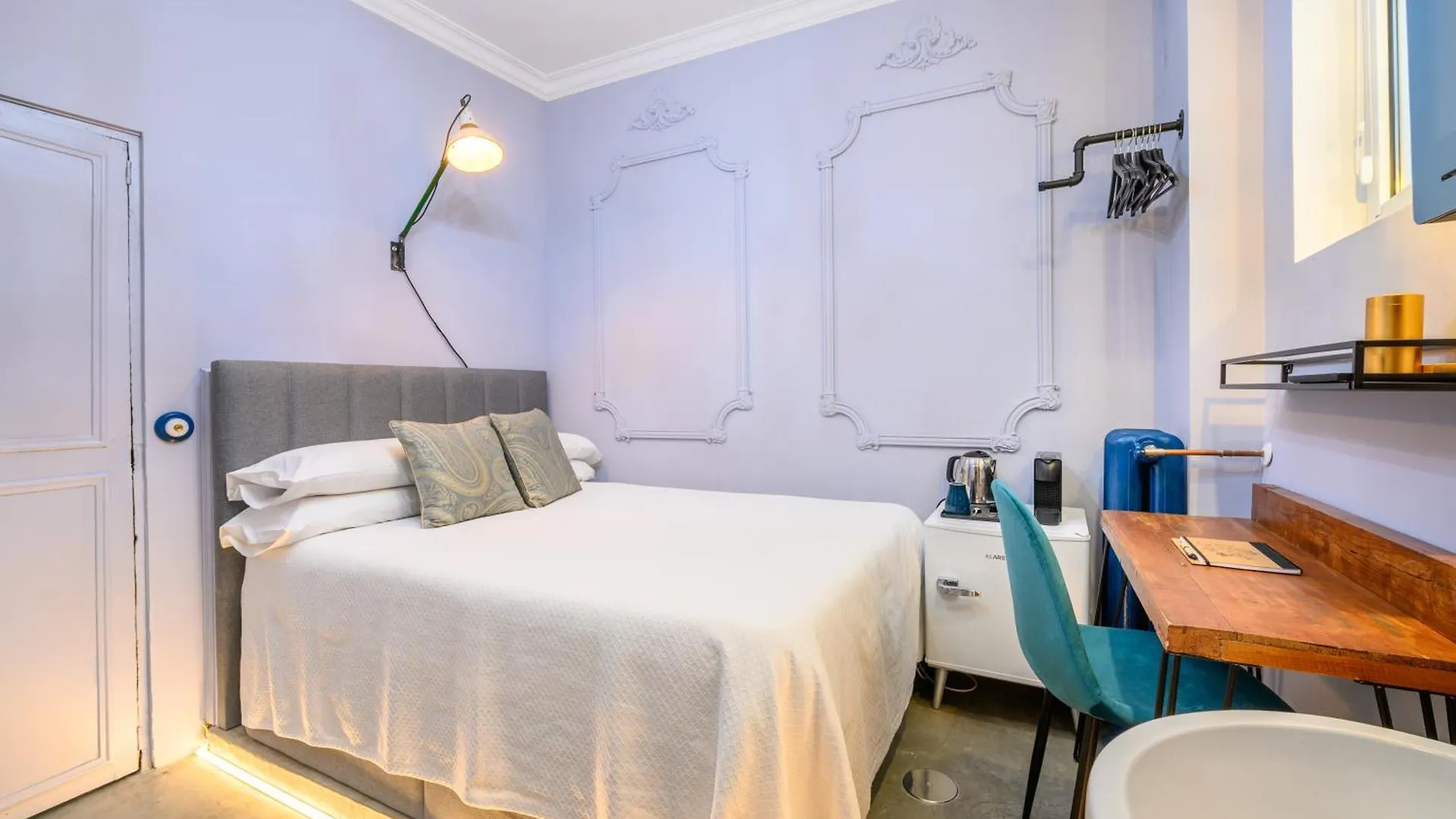 Homestay Dog Admiral - Urban Guest House Palma de Mallorca Spain